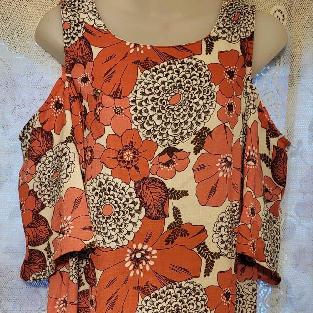 Umgee floral  print cold shoulder dress size small
